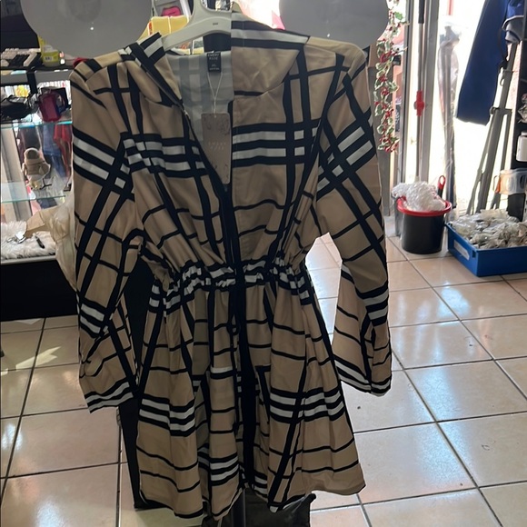 Stylish Tan and Black Plaid Dress - Picture 1 of 6